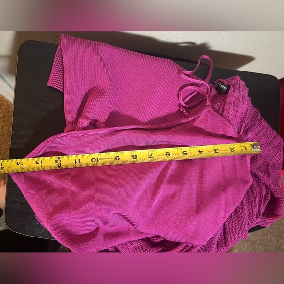 Used Bebe one arm fuschia pink blouse- size l - Picture 6 of 16